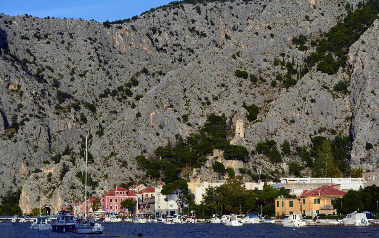 Azure Apartments By The Sea Near City Omiš Dış mekan fotoğraf